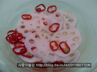 내마음의 발우공양! 새콤달콤 연근삼색꽃초절임
