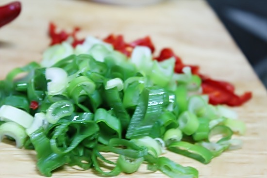 세가지 맛을 느껴봐요 삼색 칼국수