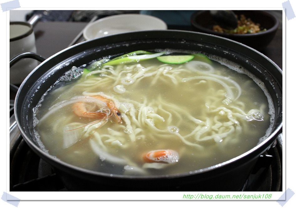 홍두깨칼국수 이미지