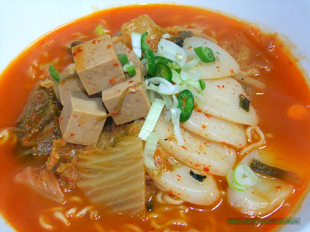 자취생에게 강력 추천! 참치 김치찌개 라면!