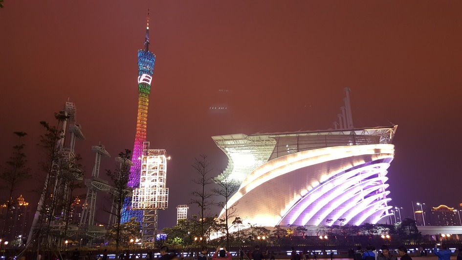 중국 광저우타워 야경. 반 평생 봤던 최고의 야경이었다.