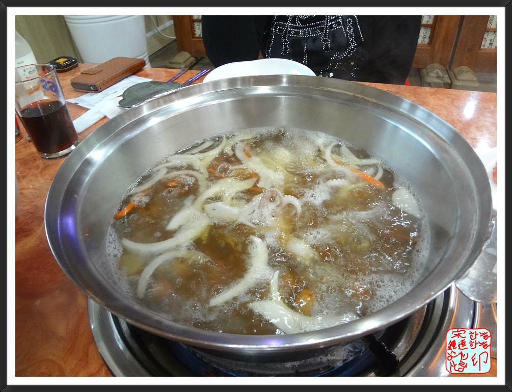 돼지 칼국수 이미지