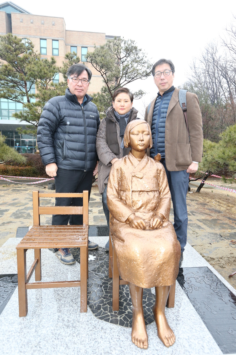 평택 소녀상을 세우다.