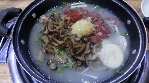 양산 신흥사에서 비오는날의 수채화 